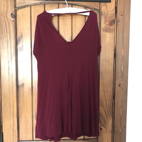 American Eagle Soft & Sexy Burgundy Red Swing Flowy Shift Dress S/S V Back S EUC - Picture 4 of 8